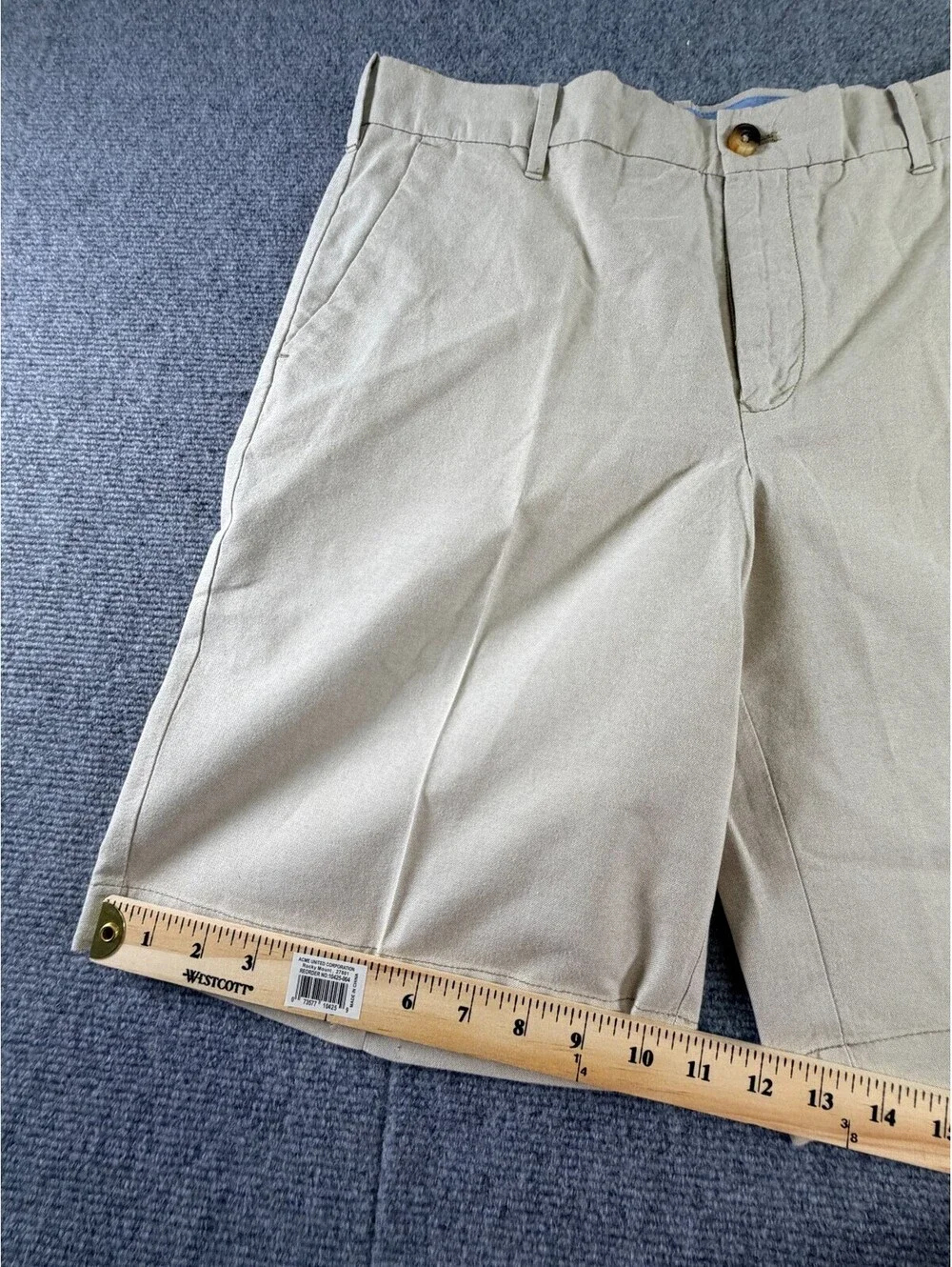 IZOD Mens Shorts Size 32 Khaki Beige 100% Cotton Pleated Front Casual Chino
